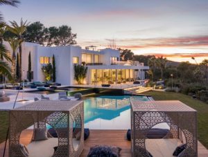 Fantastic villa in Ibiza with sun setting view